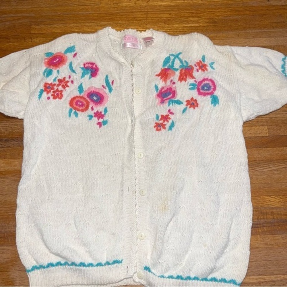 Vintage Ashley Women Med White Knitted Hand Embroidered Floral Button Cardigan